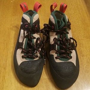 Evolv The General Climbing Shoe